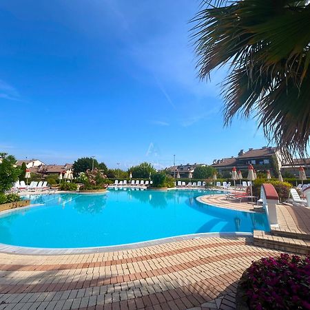 Perla Apartment - 3 Piscine E Un Bar - Desenzano Ντεζεντσάνο ντελ Γκάρντα Εξωτερικό φωτογραφία