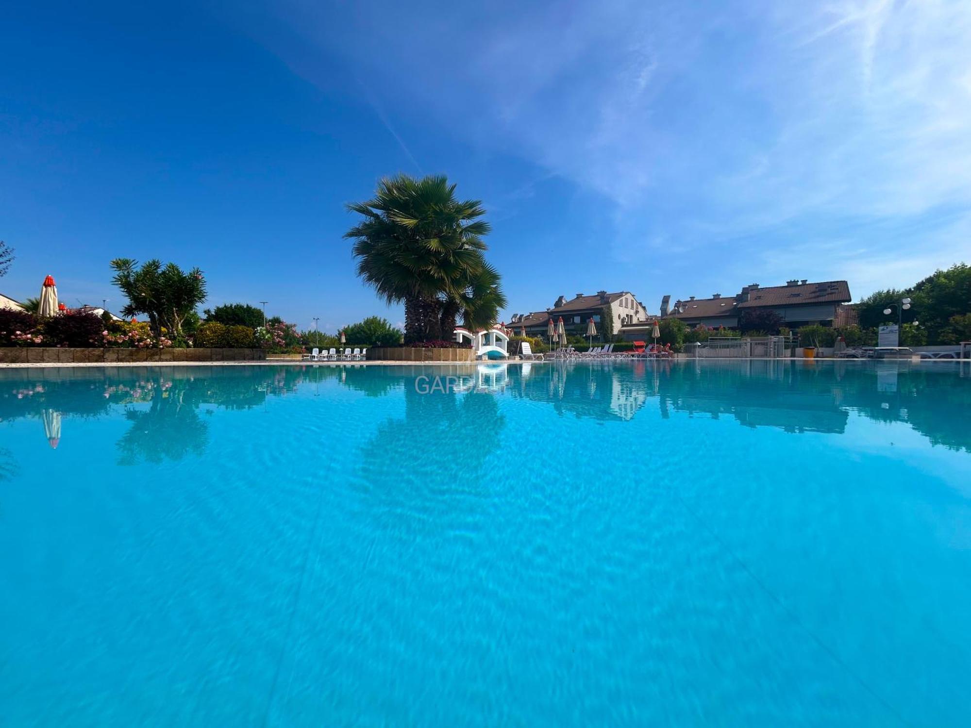 Perla Apartment - 3 Piscine E Un Bar - Desenzano Ντεζεντσάνο ντελ Γκάρντα Εξωτερικό φωτογραφία