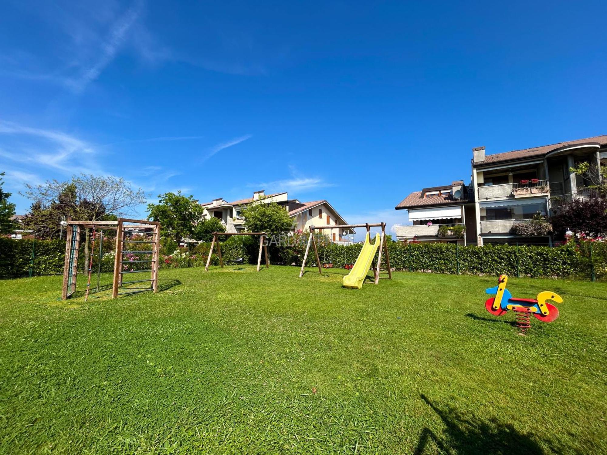 Perla Apartment - 3 Piscine E Un Bar - Desenzano Ντεζεντσάνο ντελ Γκάρντα Εξωτερικό φωτογραφία