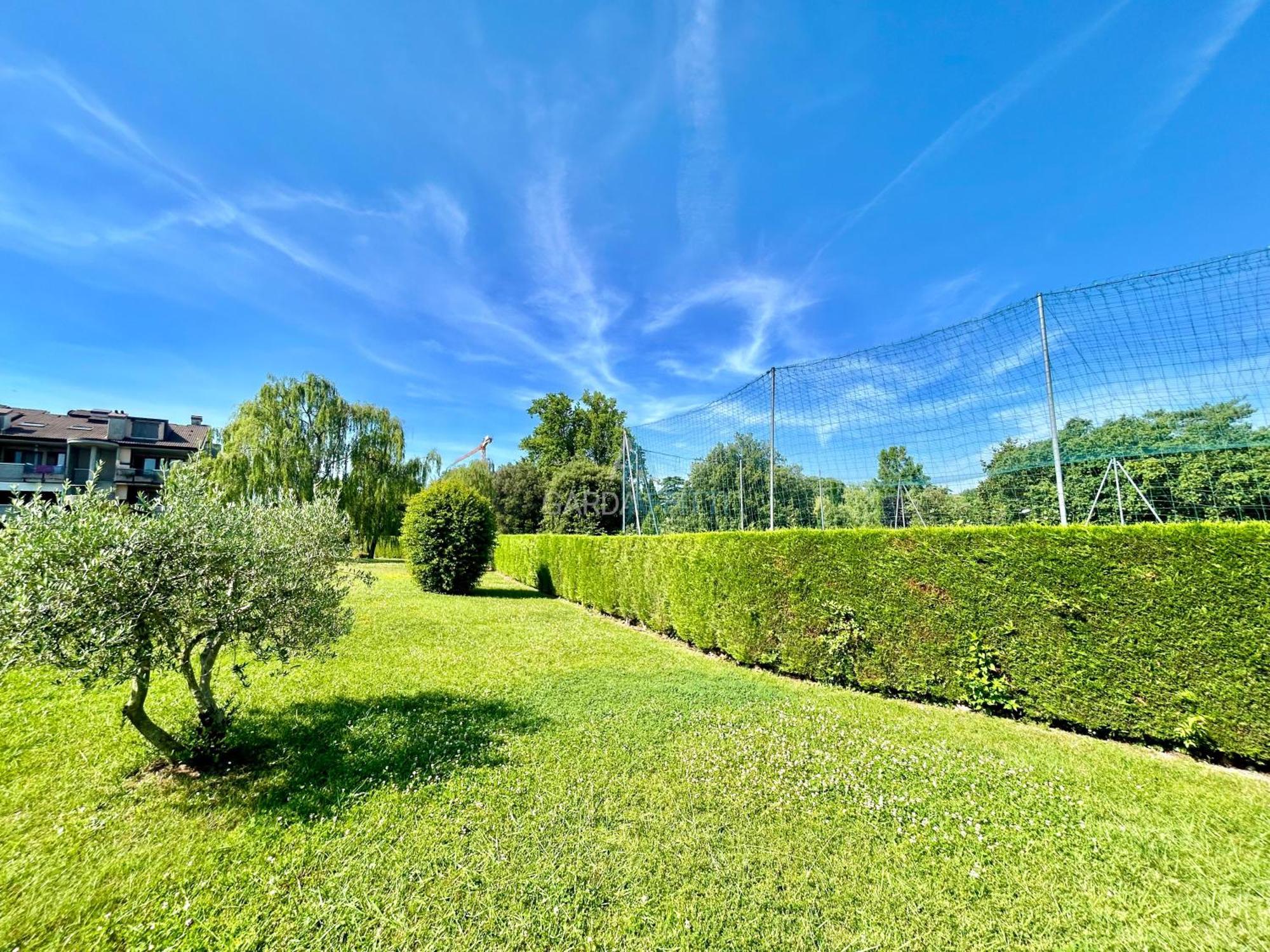 Perla Apartment - 3 Piscine E Un Bar - Desenzano Ντεζεντσάνο ντελ Γκάρντα Εξωτερικό φωτογραφία